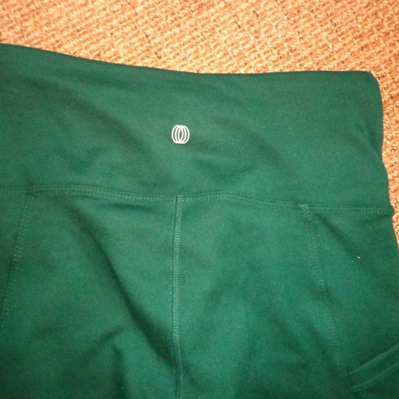 FIRM NWT Balance Collection Dry-wik Cropped Leggings Hunter Green S - Picture 2 of 16